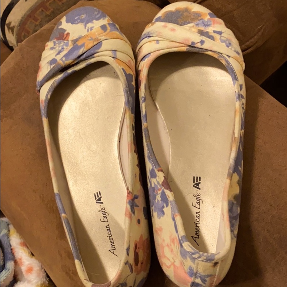 American eagle shoes size 7 1/2.